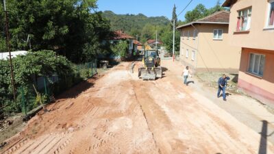 Eskikaracakaya’da yollar yenileniyor