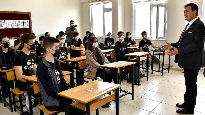 Osmangazi Belediye Başkanı Mustafa Dündar, pandemi nedeniyle 1,5 yıldır ara