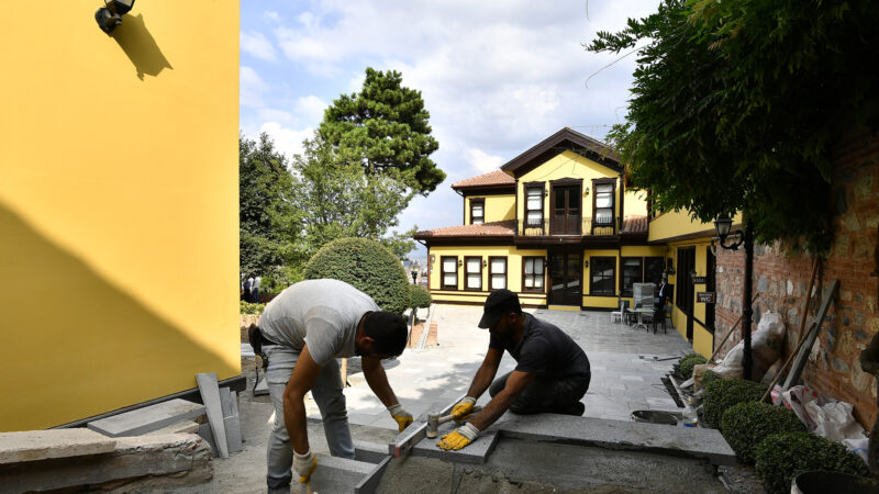 Osmangazi Belediyesi, 108 yıllık Sümbüllü Bahçe Konağı’nda yürüttüğü tadilat çalışmaları