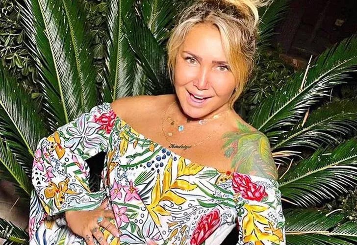 Dekolteli paylaşım! Yıllara meydan okuyor