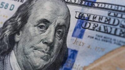 Merkez Bankası’nın anketinde yıl sonu dolar tahmini geriledi