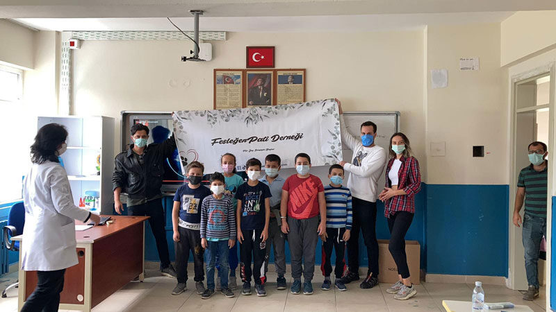 Fesleğenpati Derneği, sokak hayvanlarını ve doğayı korumak için kurulan bir