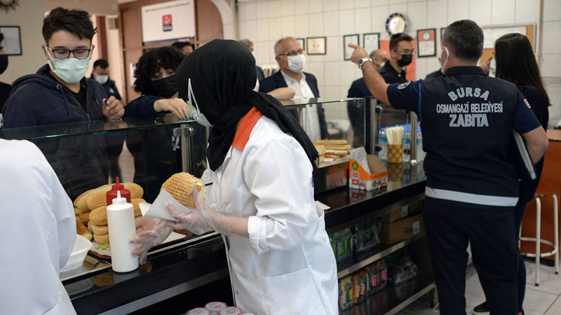 Osmangazi’de okul kantinlerine sıkı denetim Osmangazi’de okul kantinlerine sıkı denetim