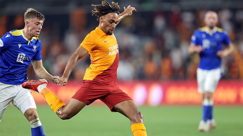 Galatasaray'da sakatlığı nedeniyle bir süredir formasından uzak olan Sacha Boey