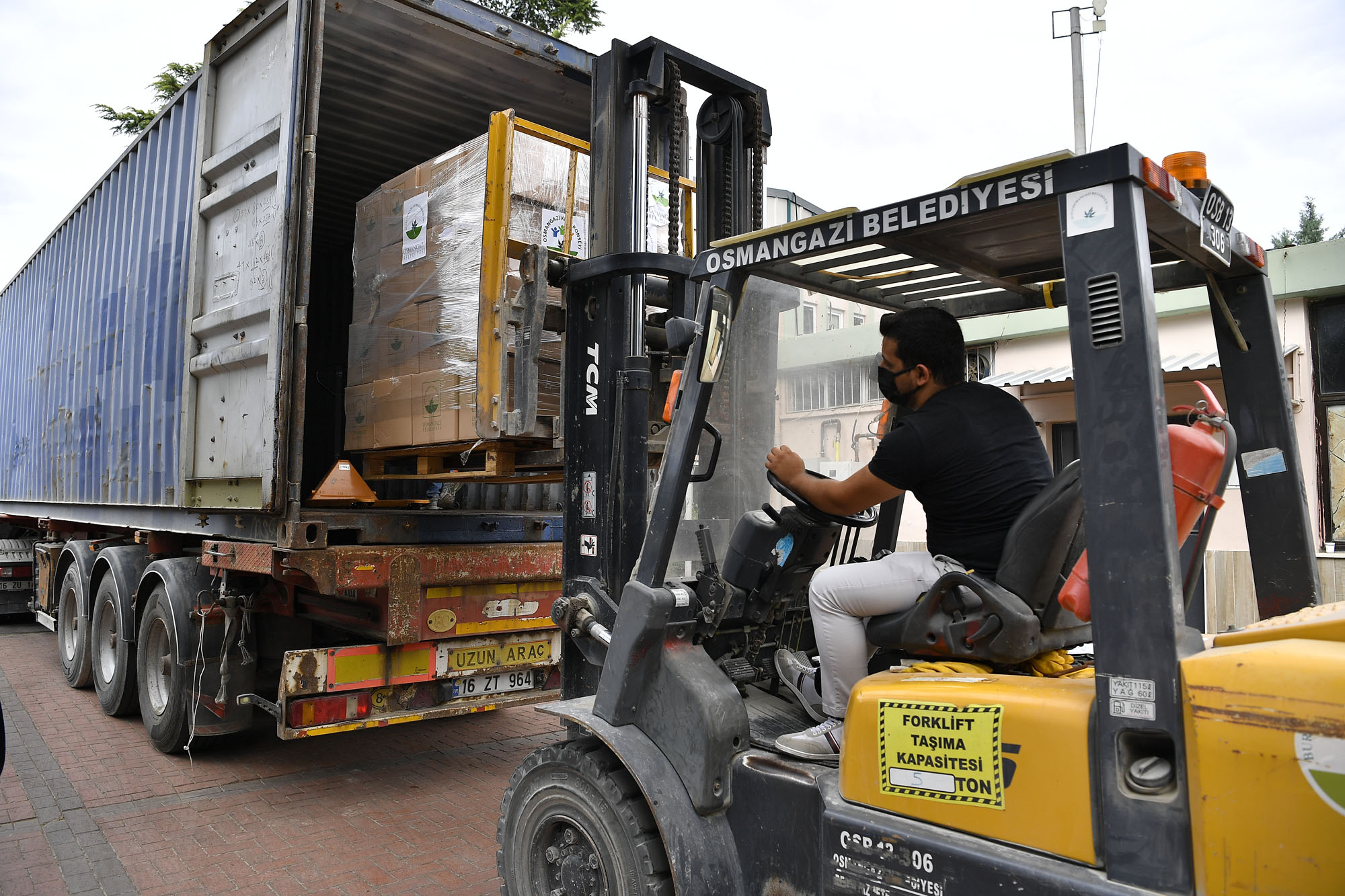 Osmangazi’den Bozkurt’a ikinci yardım TIR’ı Osmangazi’den Bozkurt’a ikinci yardım TIR’ı