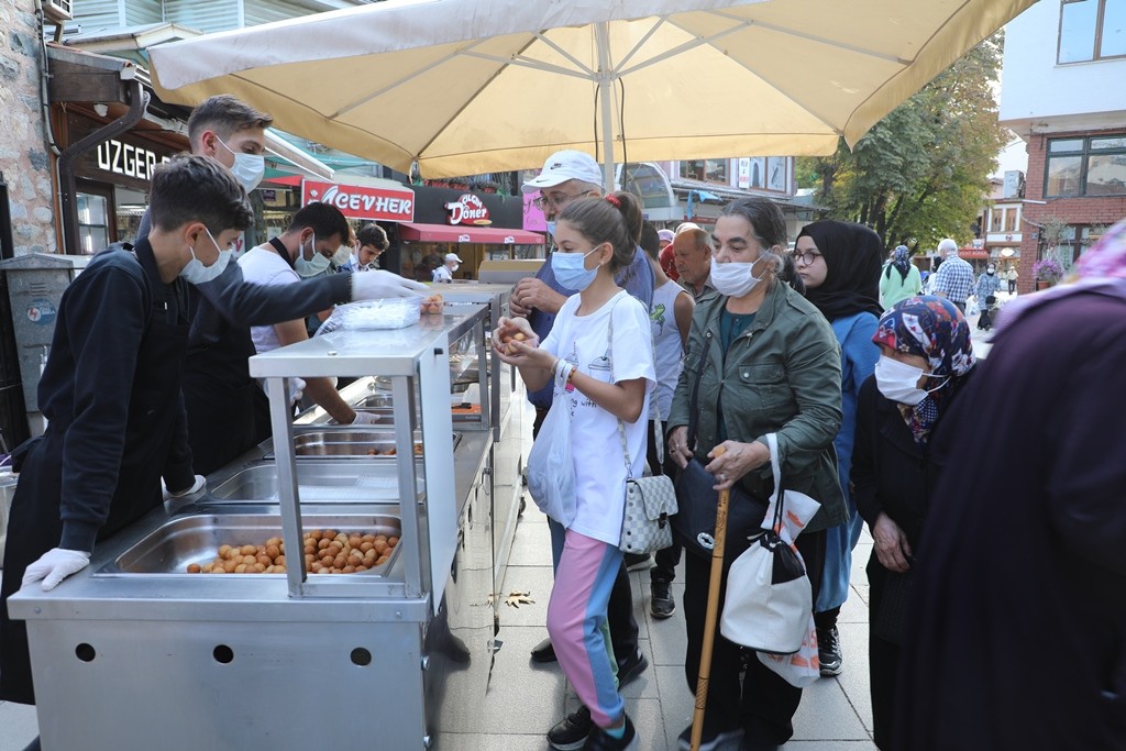 Ahilik Haftası lokma ikramlarıyla kutlandı Ahilik Haftası lokma ikramlarıyla kutlandı