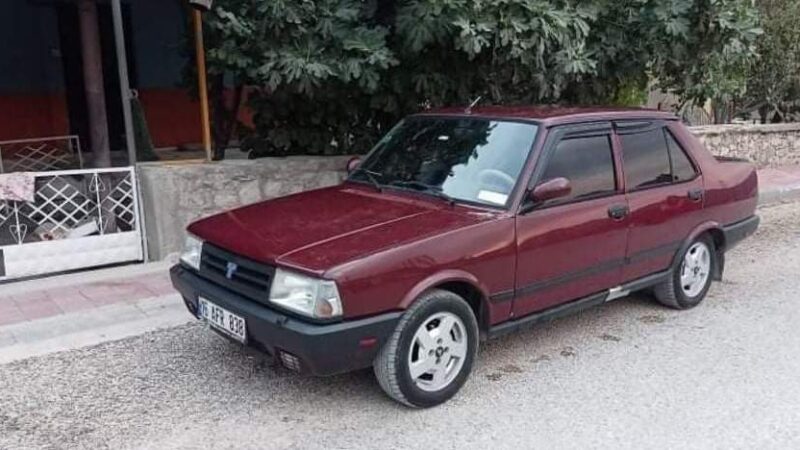 Bursa’da hırsızlar iş başında! Evinizin önündeki araçları kontrol edin… Bursa'nın Orhaneli ilçesinde evin önünde park halindeki otomobili çalan hırsızlar