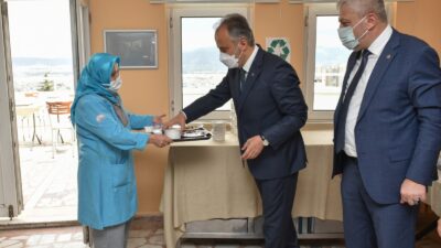 Aşure kazanları sağlıkçılar için kaynadı