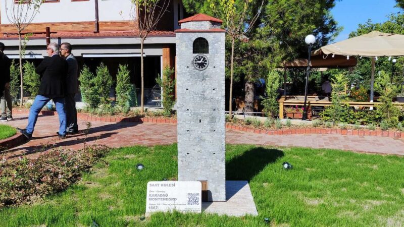 Balkanlar’daki Türk eserlerinin minyatürleri Bursa’da yapıldı Balkan Rumeli Sanayicileri ve İş İnsanları Derneği (BALKANTÜRKSİAD), kuruluşunun 10.