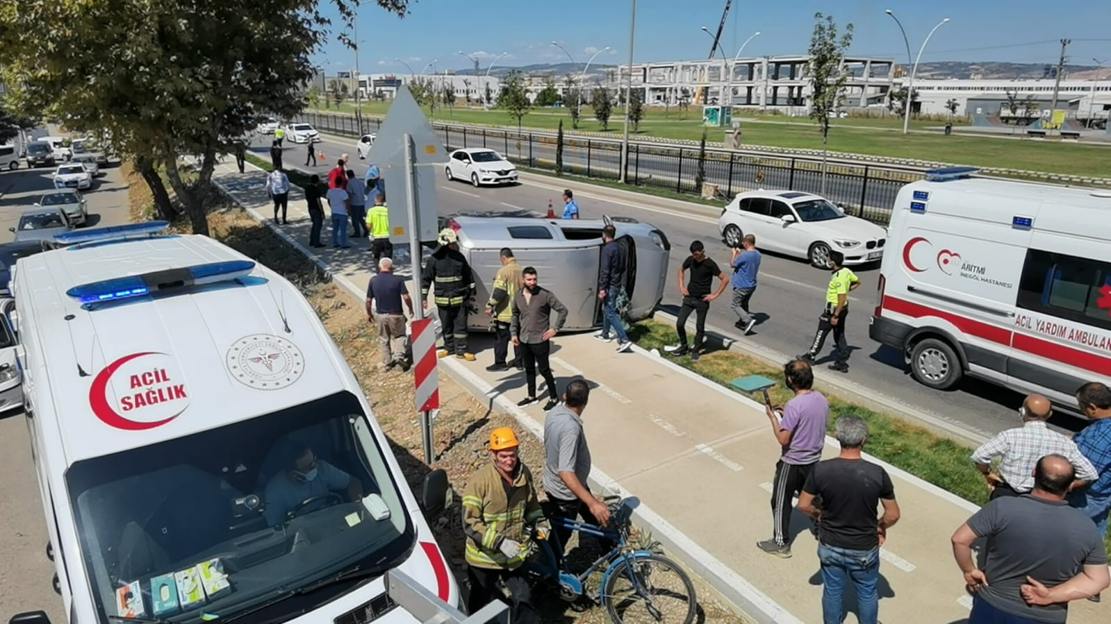 Bursa’da can pazarı! 100 metre sürüklendi Bursa’da can pazarı! 100 metre sürüklendi