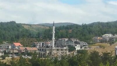 Bursa’da korkutan anlar! Beşik gibi sallandı