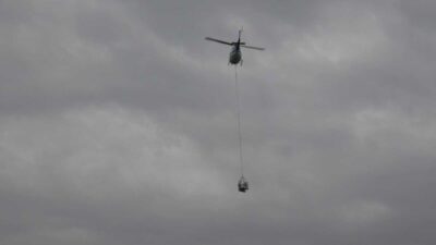 Bursa’da şehrin üstünde alçak uçuş yapan helikopter paniğe neden oldu