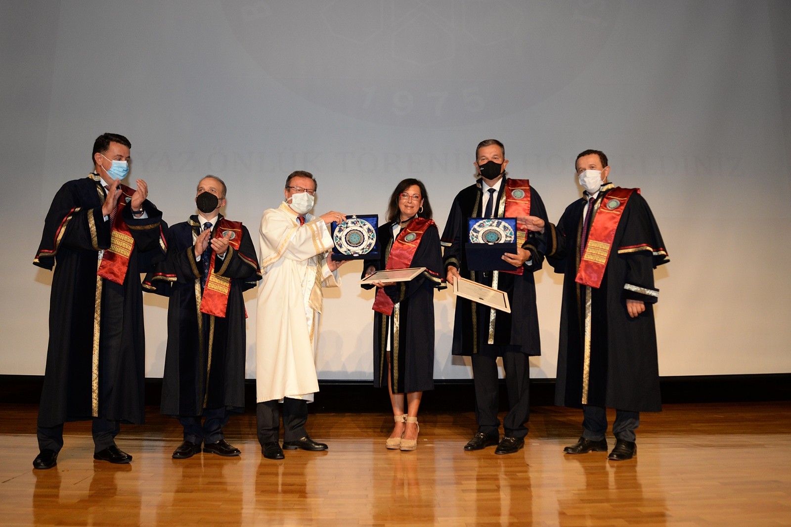 Dünyaca ünlü akademisyen çifte Bursa’da fahri profesörlük Dünyaca ünlü akademisyen çifte Bursa’da fahri profesörlük