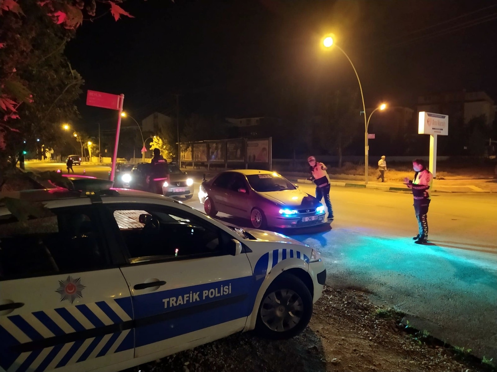 Emniyet güçleri sahada Emniyet güçleri sahada