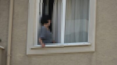 Bursa’da eşini bıçakla rehin aldı… Film sahnelerini aratmayan operasyon!