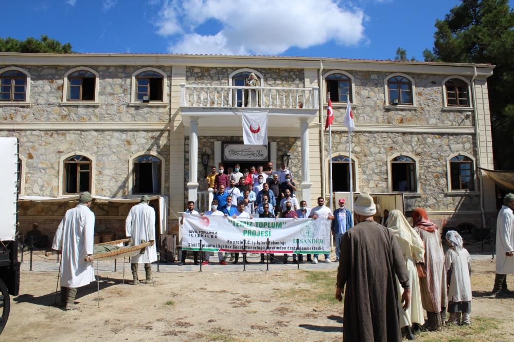 Bursalı gençlerden duygusal ziyaret 4 genc1