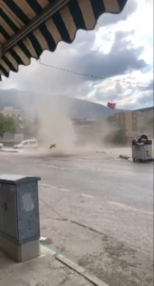 Bursa’da hortum çıktı! Bursa’da hortum çıktı!