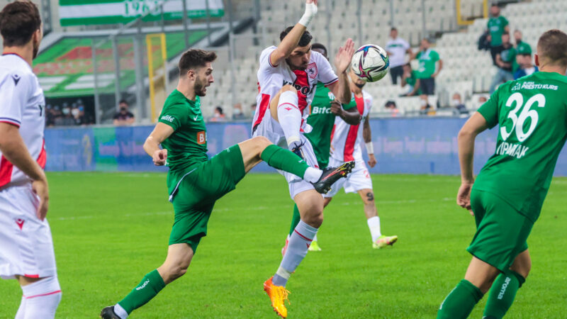 TFF 1.Lig'de 5. hafta maçları nefes kesiyor... Bursaspor'un sahasında Samsunspor'u
