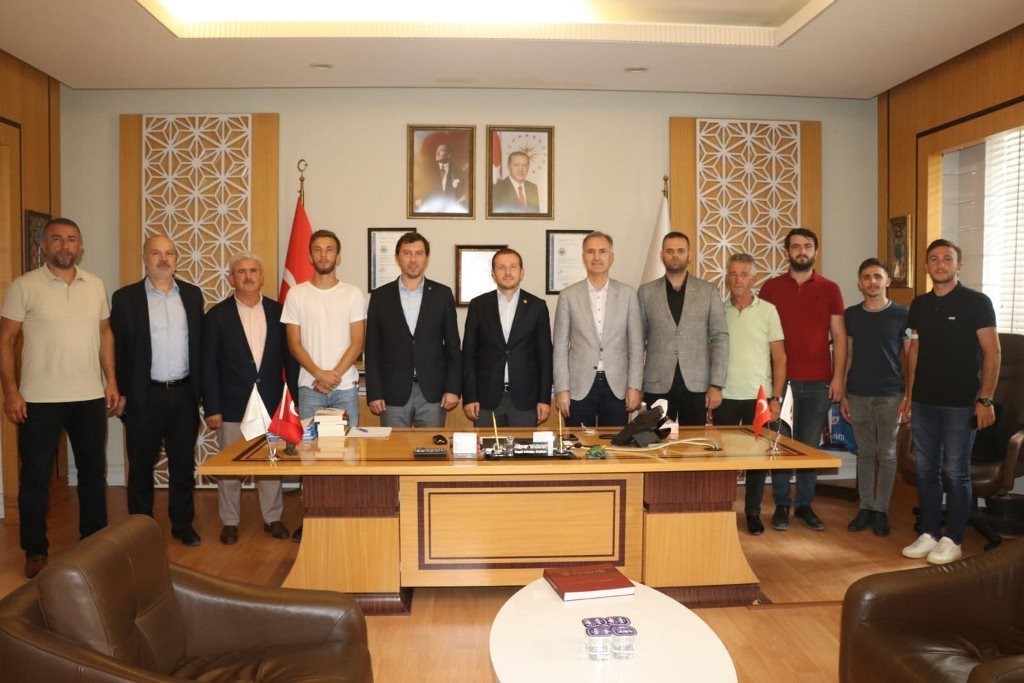 Milletvekili Ahmet Kılıç’tan İnegöl’e ziyaret Milletvekili Ahmet Kılıç’tan İnegöl’e ziyaret