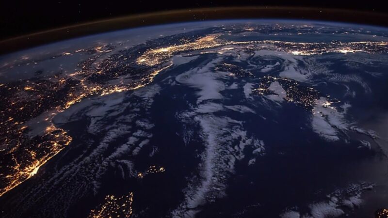 Dün gece herkes uyurken Dünya büyük bir felaket atlattı Duyanları tedirgin eden olayın ayrıntıları NASA tarafından paylaşıldı. NASA, güneş