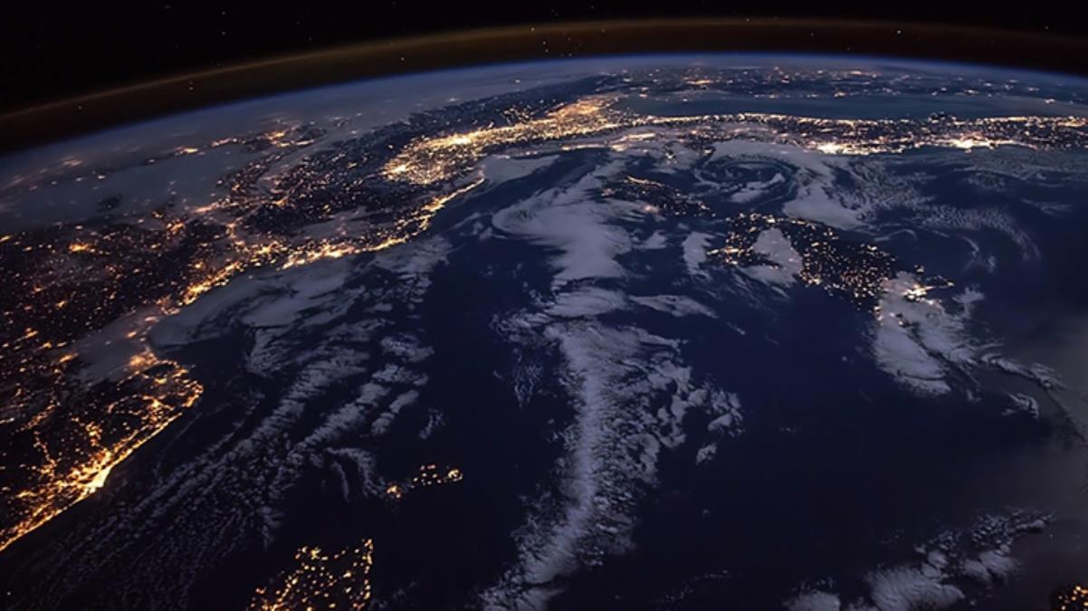 Dün gece herkes uyurken Dünya büyük bir felaket atlattı Dün gece herkes uyurken Dünya büyük bir felaket atlattı