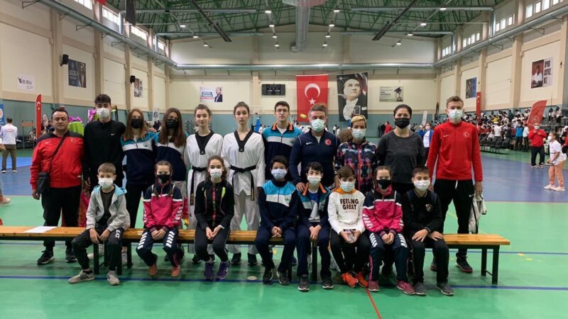 Osmangazi Belediyespor bünyesindeki Badminton, Taekwondo ve Tenis Takımı sporcuları, Avrupa