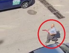 Bursa’da cadde ortasında beyzbol sopalı kavga kamerada