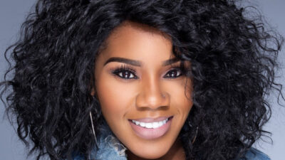 Ünlü şarkıcı koronavirüse yenildi