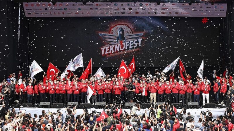 Bu yıl dördüncüsü düzenlenen TEKNOFEST için açılış töreni gerçekleştirildi. Törene