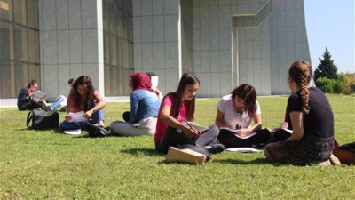 Bursa’da 80 bin öğrenci kara kara düşünüyor! Hepsi ateş pahası…