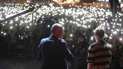 Ünlü rapçi Ceza, Gemlik’te fırtına gibi esti