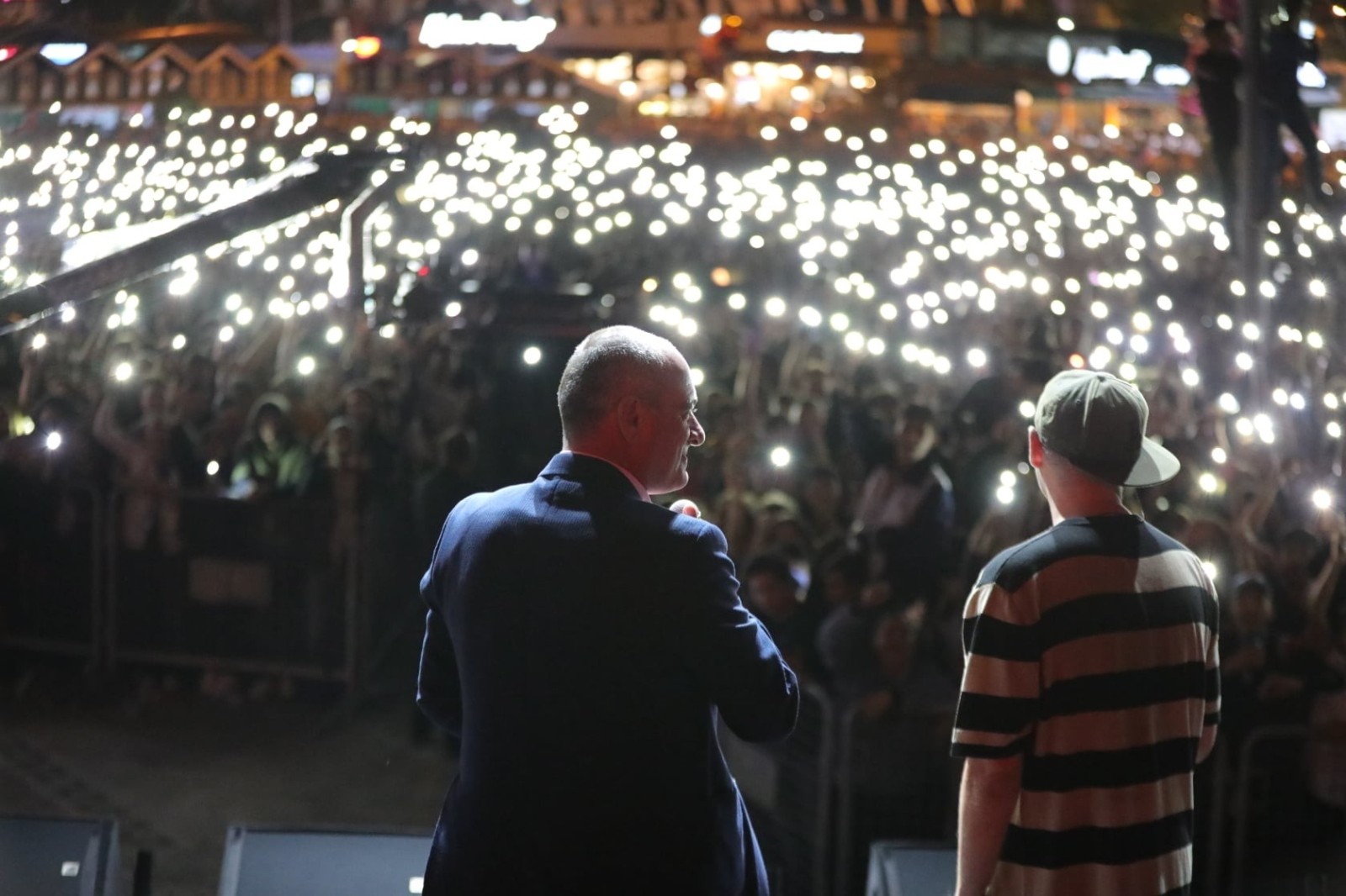 Ünlü rapçi Ceza, Gemlik’te fırtına gibi esti Ünlü rapçi Ceza, Gemlik’te fırtına gibi esti