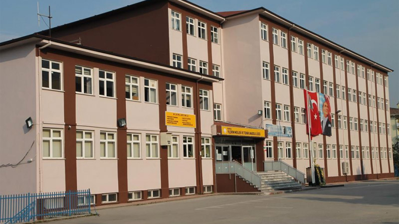 Bursa’nın büyük eğitim kurumlarından biri! Bakanlığın gözdesi oldular Bursa’nın büyük eğitim kurumlarından biri! Bakanlığın gözdesi oldular