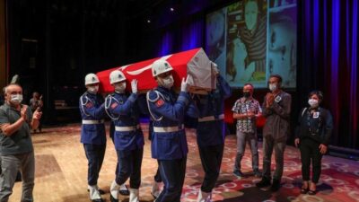 Usta sanatçı İnci Çayırlı son yolculuğuna uğurlandı