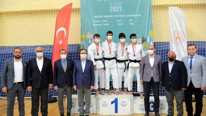 Osmangazi Belediyespor Judo Takımı sporcuları, Ümitler Mix Judo Müsabakaları'nda üçüncülük