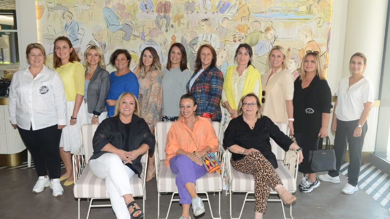 Türk Anneler Derneği (TAD) Bursa Şubesi üyeleri, yeni dönemin ilk