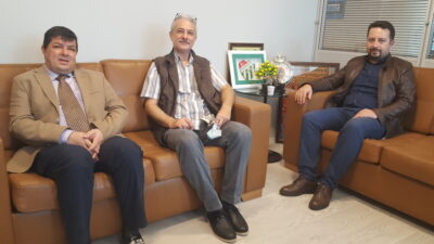 Bursa’da tek! ‘Onlar elleriyle konuşuyorlar’