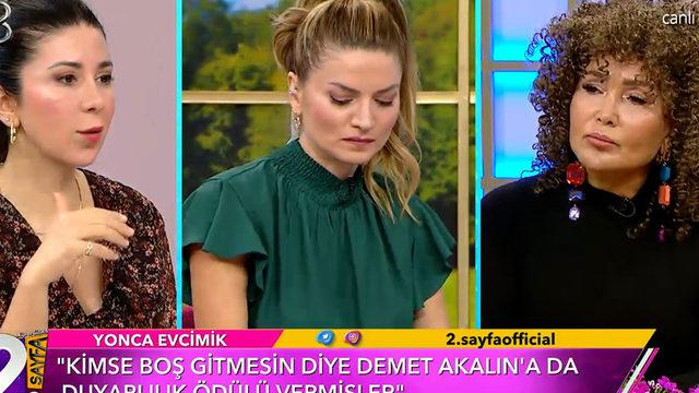 Yonca Evcimik’ten ödül alan Demet Akalın’a eleştiri! “Boş gitmesin diye ödül vermişler”