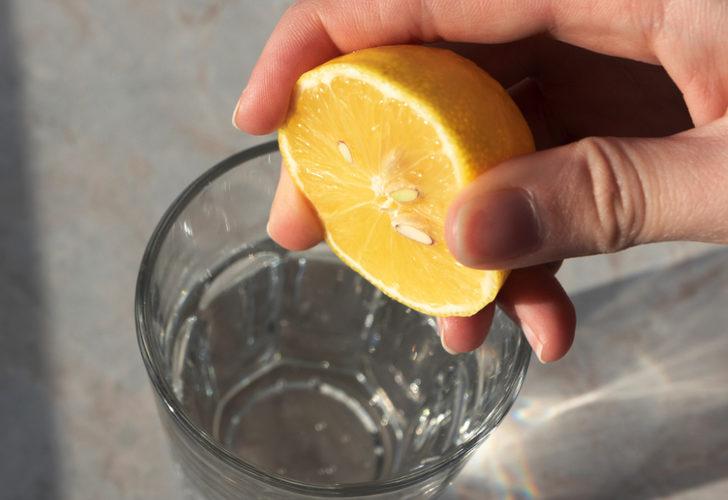 Mucize karışım! Sabahları zeytinyağlı veya limonlu su içerseniz…