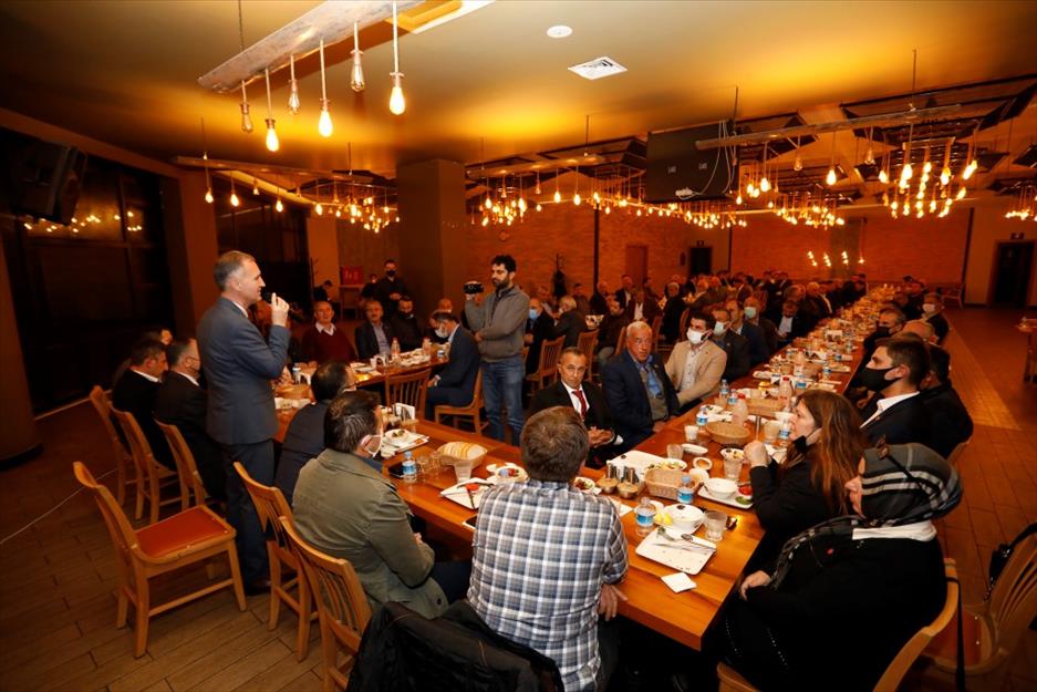 İnegöl’de muhtarlar için yemek düzenlendi