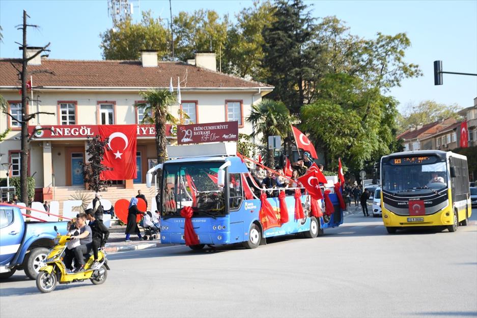 Cumhuriyet coşkusu tüm İnegöl’ü sardı