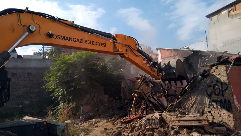 Osmangazi’de mahallelere nefes aldıran yıkım