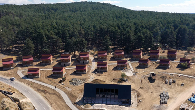 Bursa’da eşsiz manzarada tatil imkanı! O projede sona gelindi Bursa'nın dağ ilçelerinde kalkınmanın formülünü eko-turizm olarak belirleyen Bursa Büyükşehir