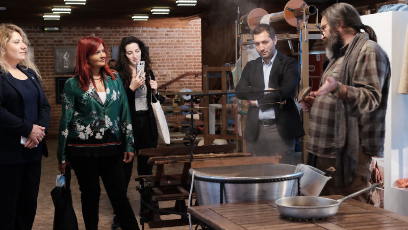 Bursa ipeği mercek altında