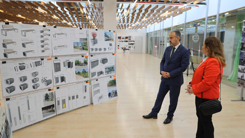 Bursa kent mobilyalarıyla güzelleşiyor Bursa kent mobilyalarıyla güzelleşiyor