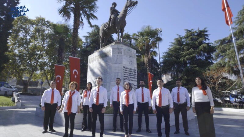 Bursalı sanatçılardan ‘Cumhuriyet Marşı’ Cumhuriyet’in ilanının 98’inci yılı tüm yurtta birbirinden renkli etkinliklerle kutlanırken,