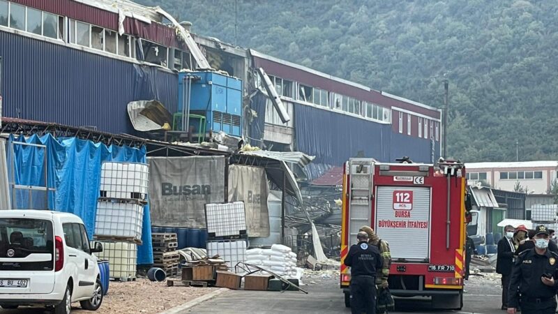 Bursa’da fabrikada patlama! Ölü ve yaralılar var… Bursa'nın Kestel ilçesinde kimyasal ürün işleyen bir fabrikada meydana gelen