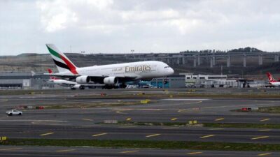 Dünyanın en büyük uçağı İstanbul’a ilk yolcularını taşıdı