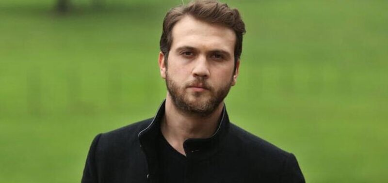 Aras Bulut İynemli’nin Atatürk heyecanı: Büyük bir gurur Son olarak Çukur dizisinde seyirci karşısına çıkan Aras Bulut İynemli