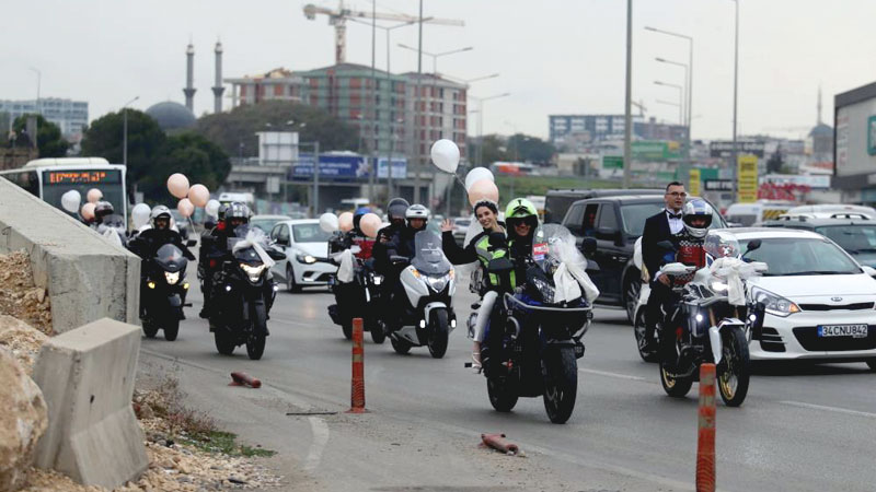 Bursa’dan renkli görüntüler! Nikâha böyle gittiler Bursa’dan renkli görüntüler! Nikâha böyle gittiler